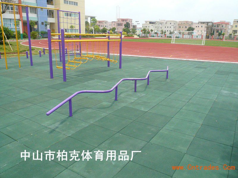 点击打开原图 供应中山校园体育设施、柏克锻炼跳跃能力跳跃设施、连环跳体育用品(图1)