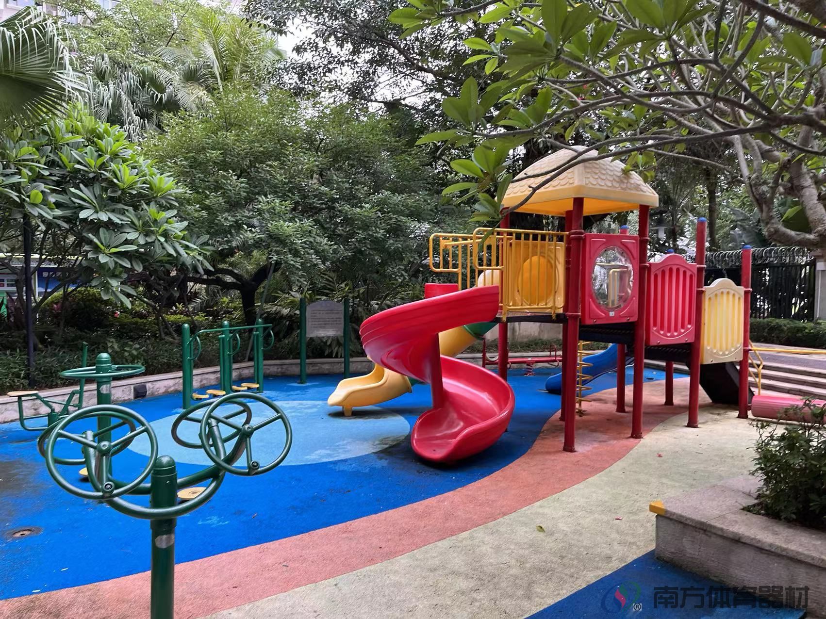 万科金域蓝湾小区内部(图1) 万科金域蓝湾小区内部(图1)