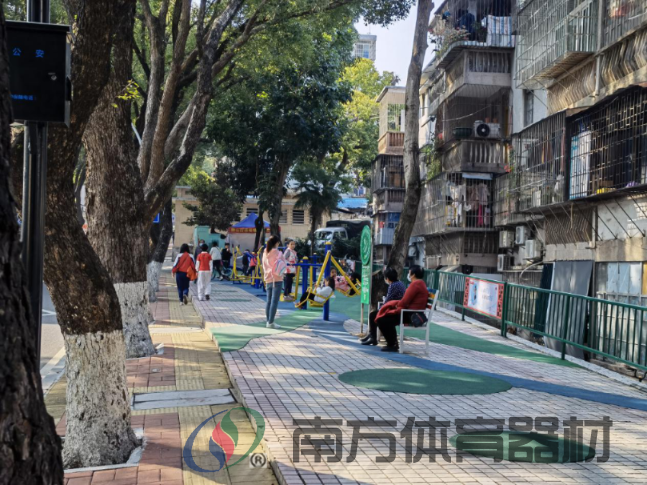 安平路健身路径(图2) 安平路健身路径(图2)