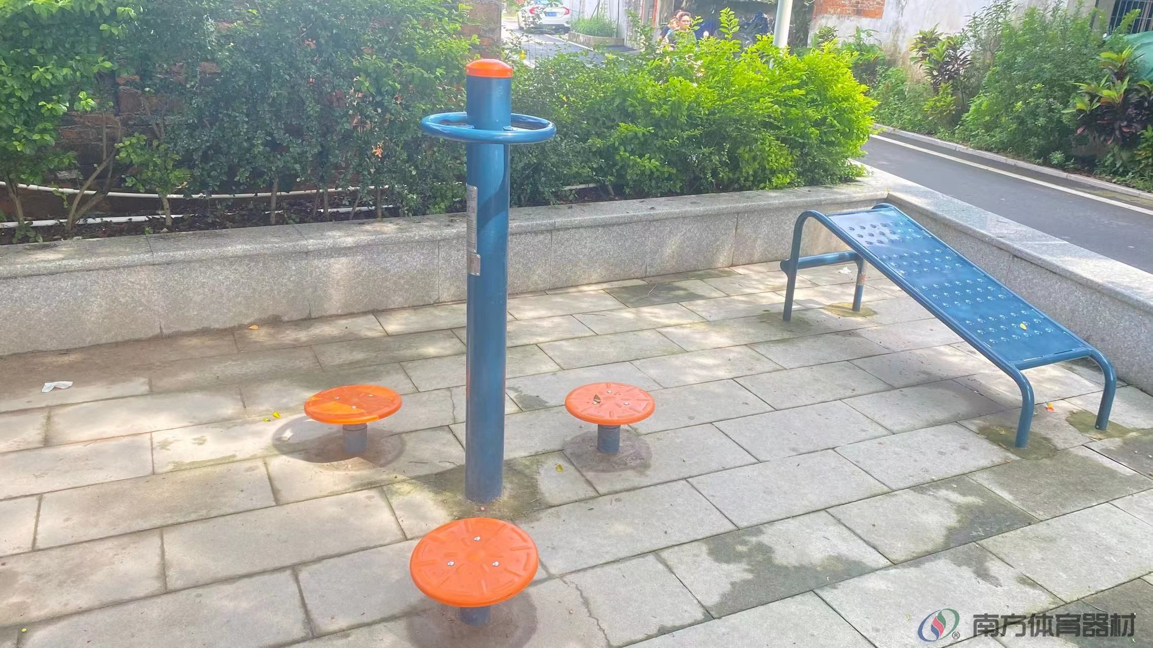 盖山村篮球场旁(图5)