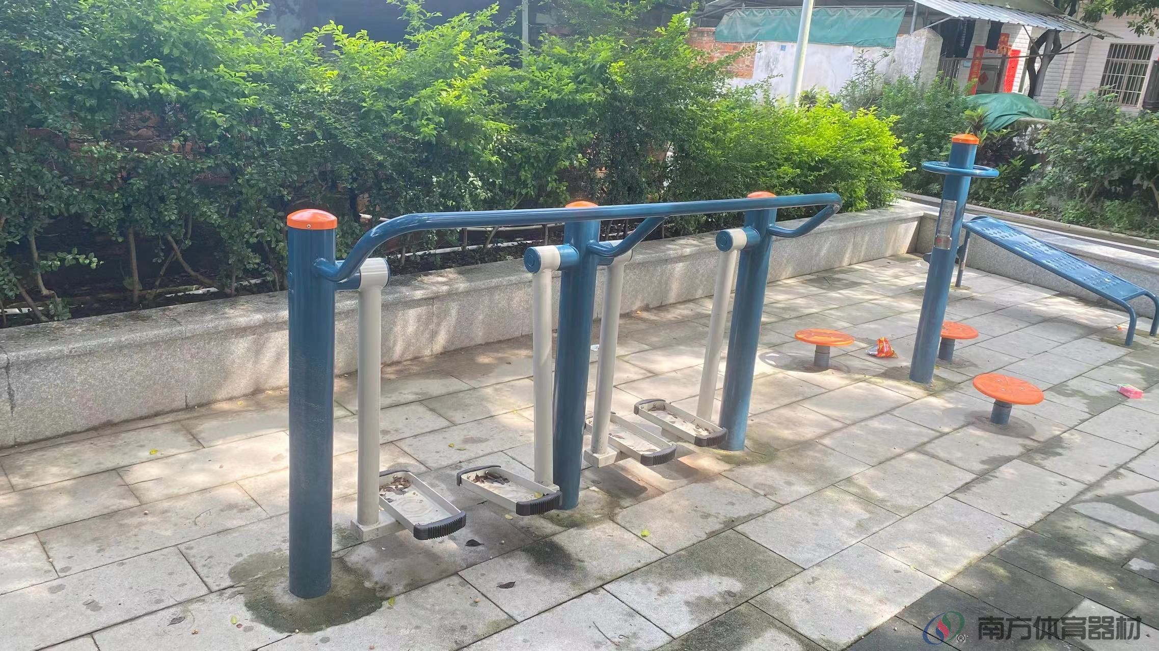 盖山村篮球场旁(图10)